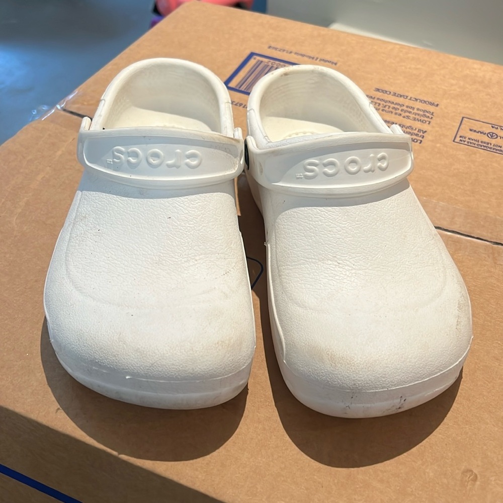 Crocs nurse shoe